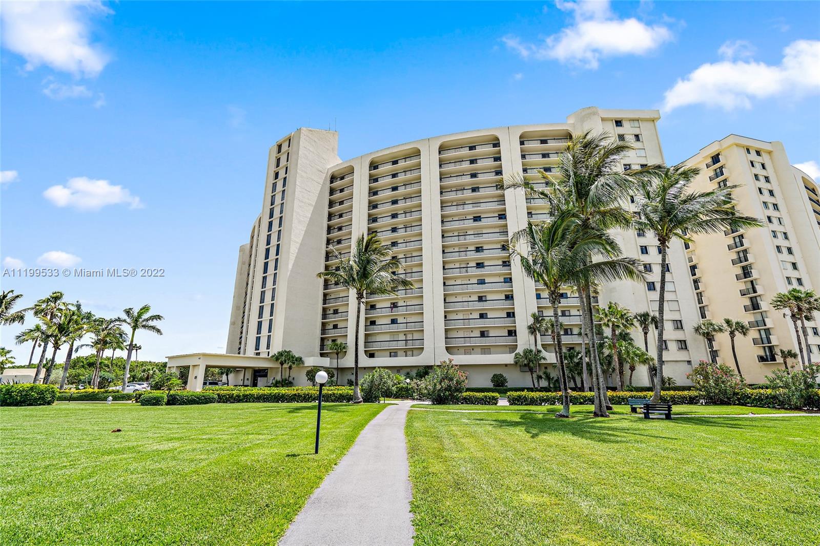 OCEAN TRAIL CONDO IV - Residential