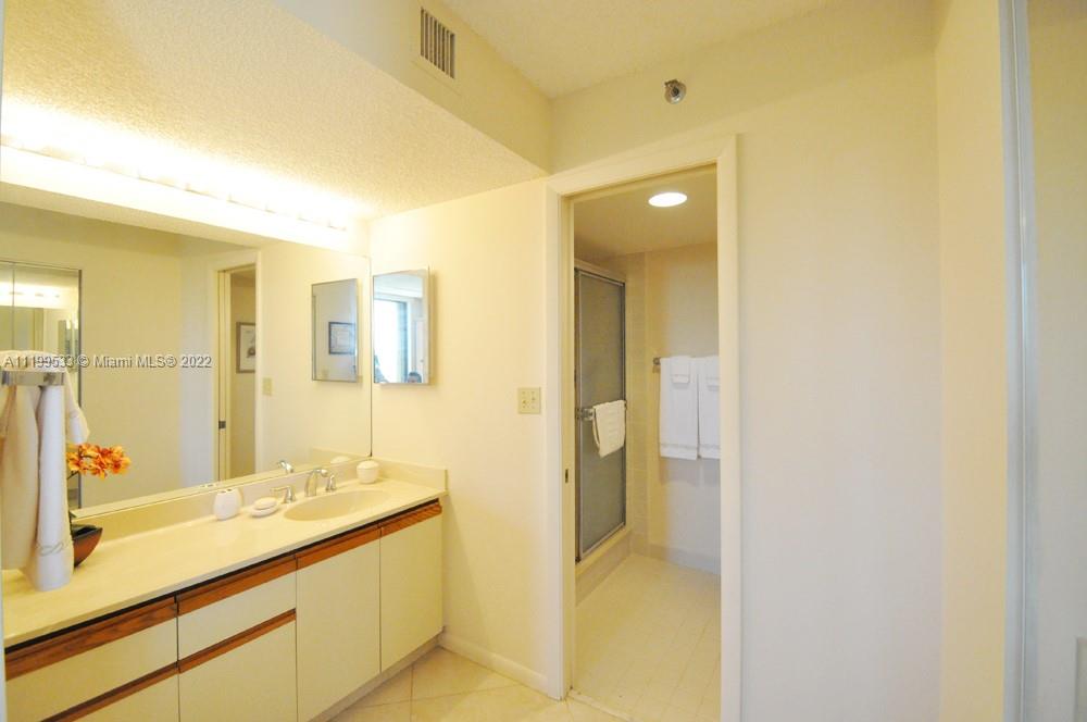 OCEAN TRAIL CONDO IV - Residential