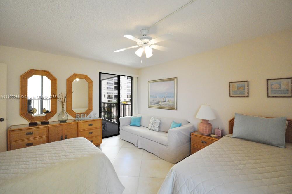 OCEAN TRAIL CONDO IV - Residential