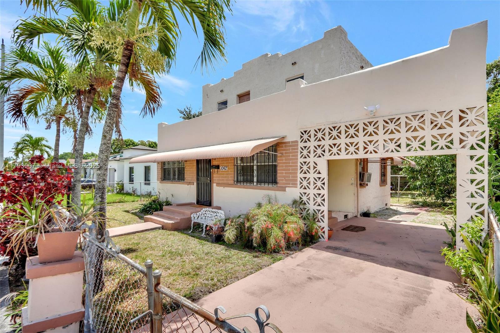 1062 NW 41st St