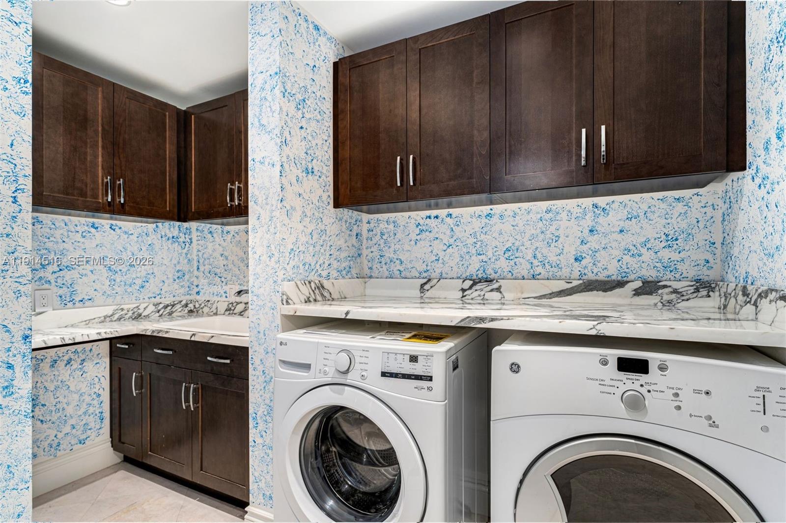 CAPOBELLA CONDO - Residential