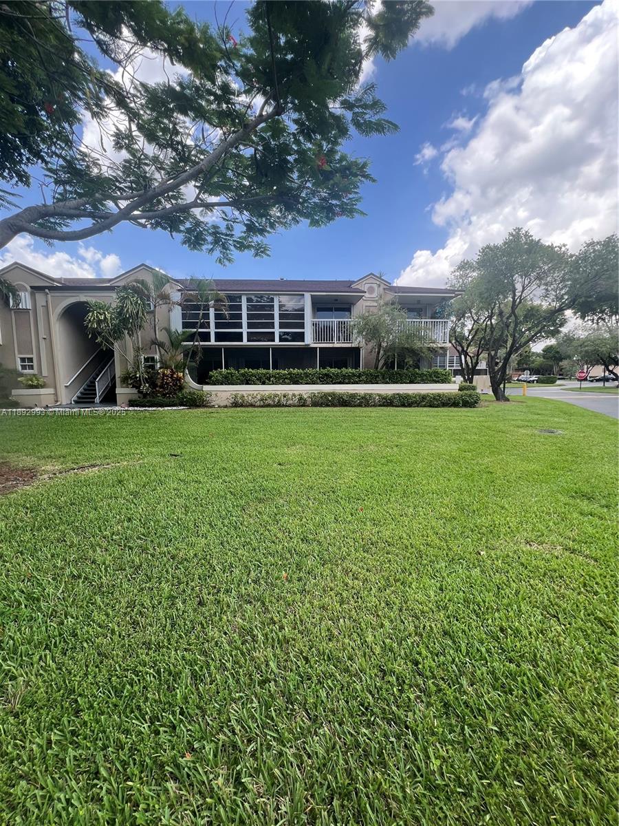 DORAL PK CO CLUB VILLAS C - Residential Lease