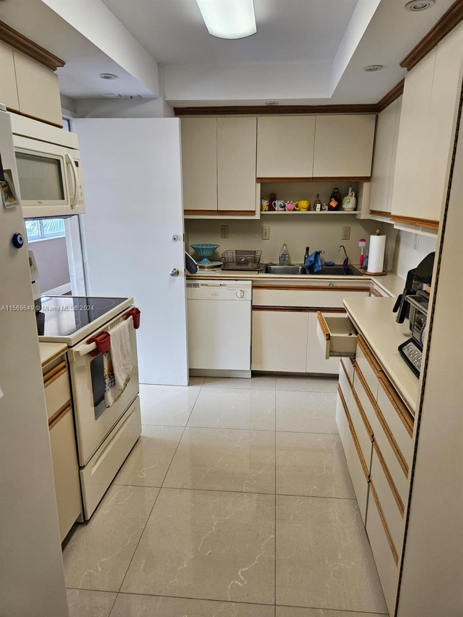 JOCKEY CLUB CONDO - Residential