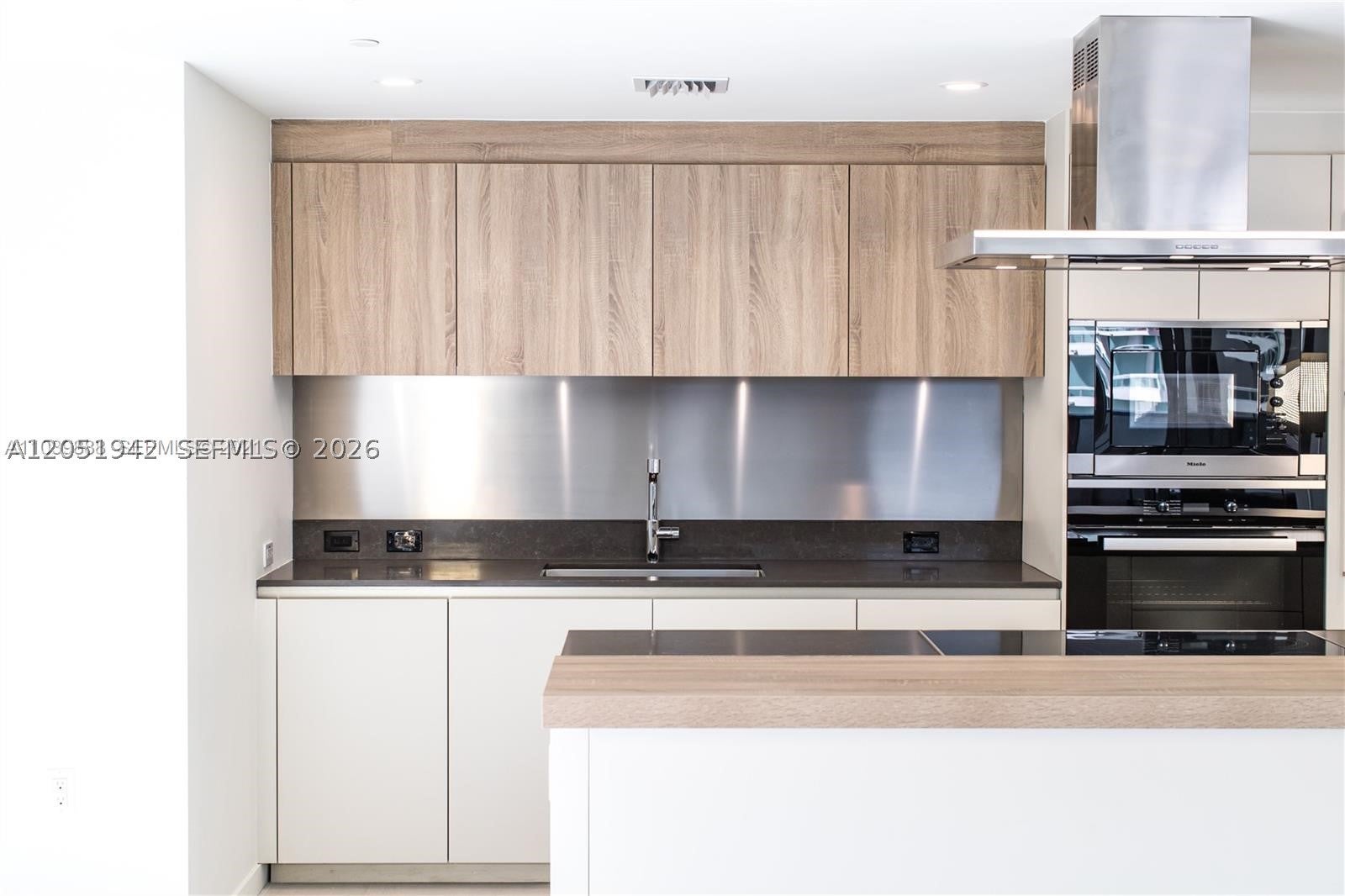 1000 Brickell Plz 2110