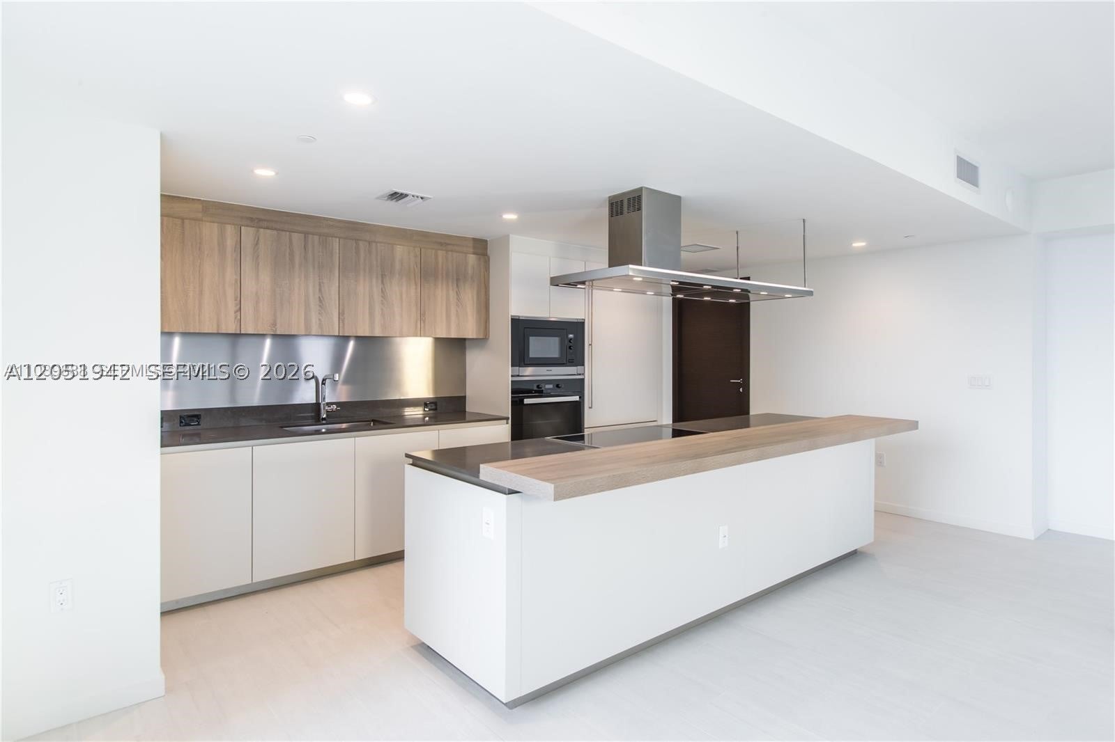 1000 Brickell Plz 2110
