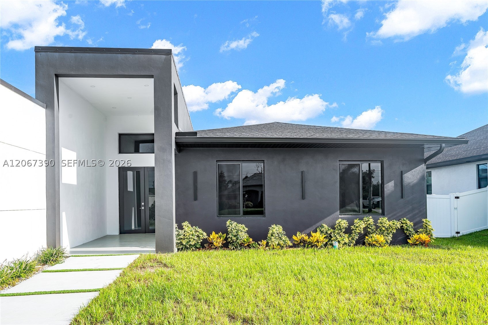 2700 2700 SW Ember Ter