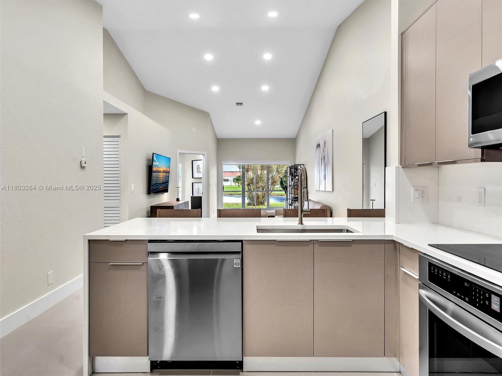 WATERWAYS AT DELRAY - Residential Lease