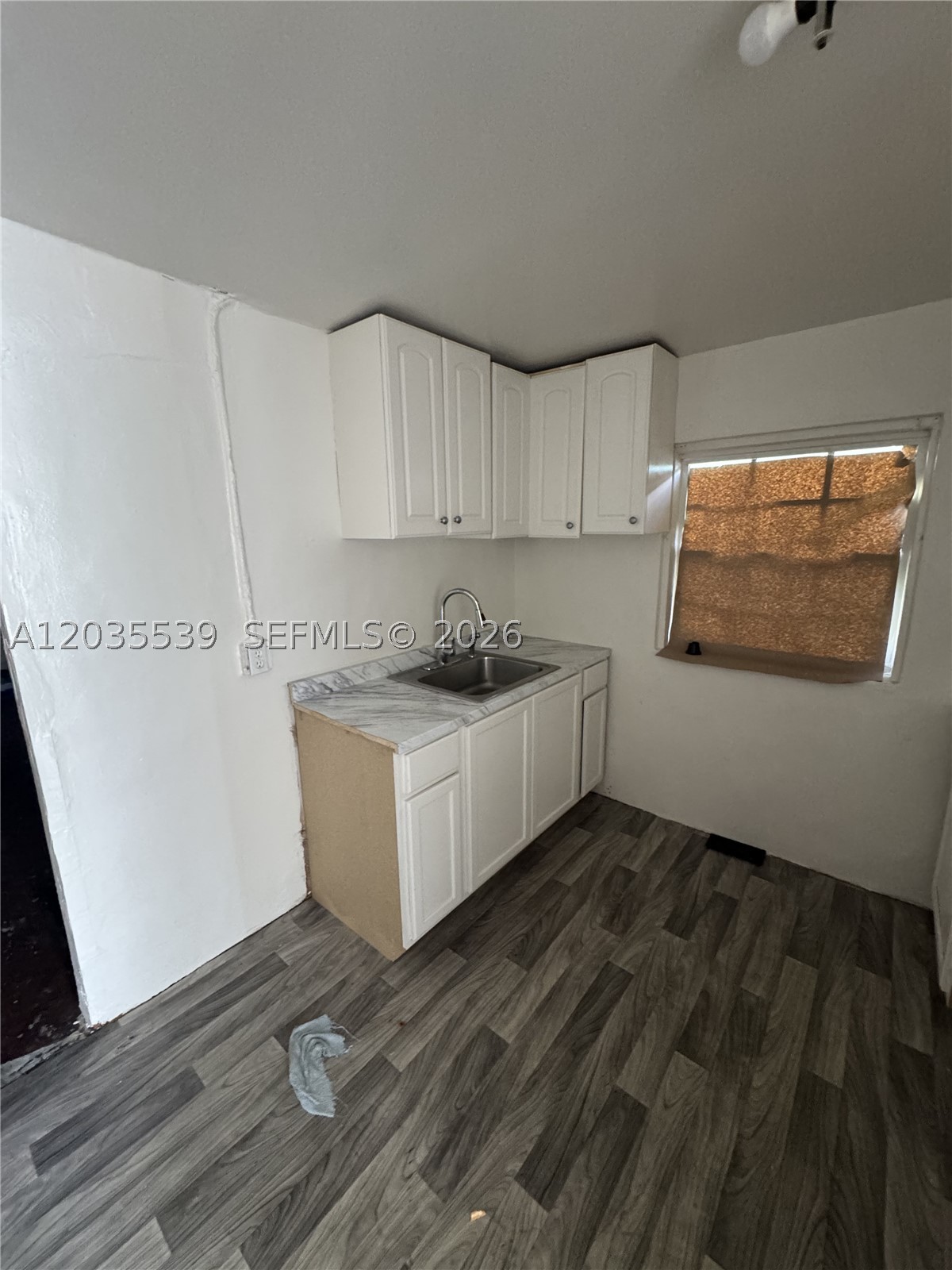 2125 W 5th Ave