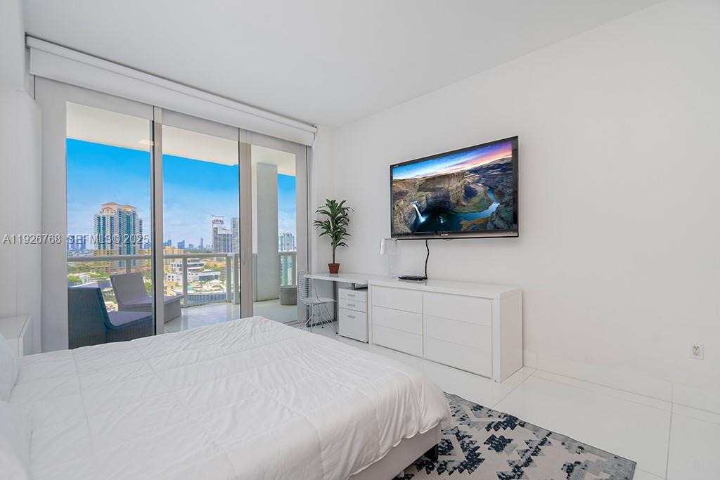 CONTINUUM ON SOUTH BEACH - Residential Lease