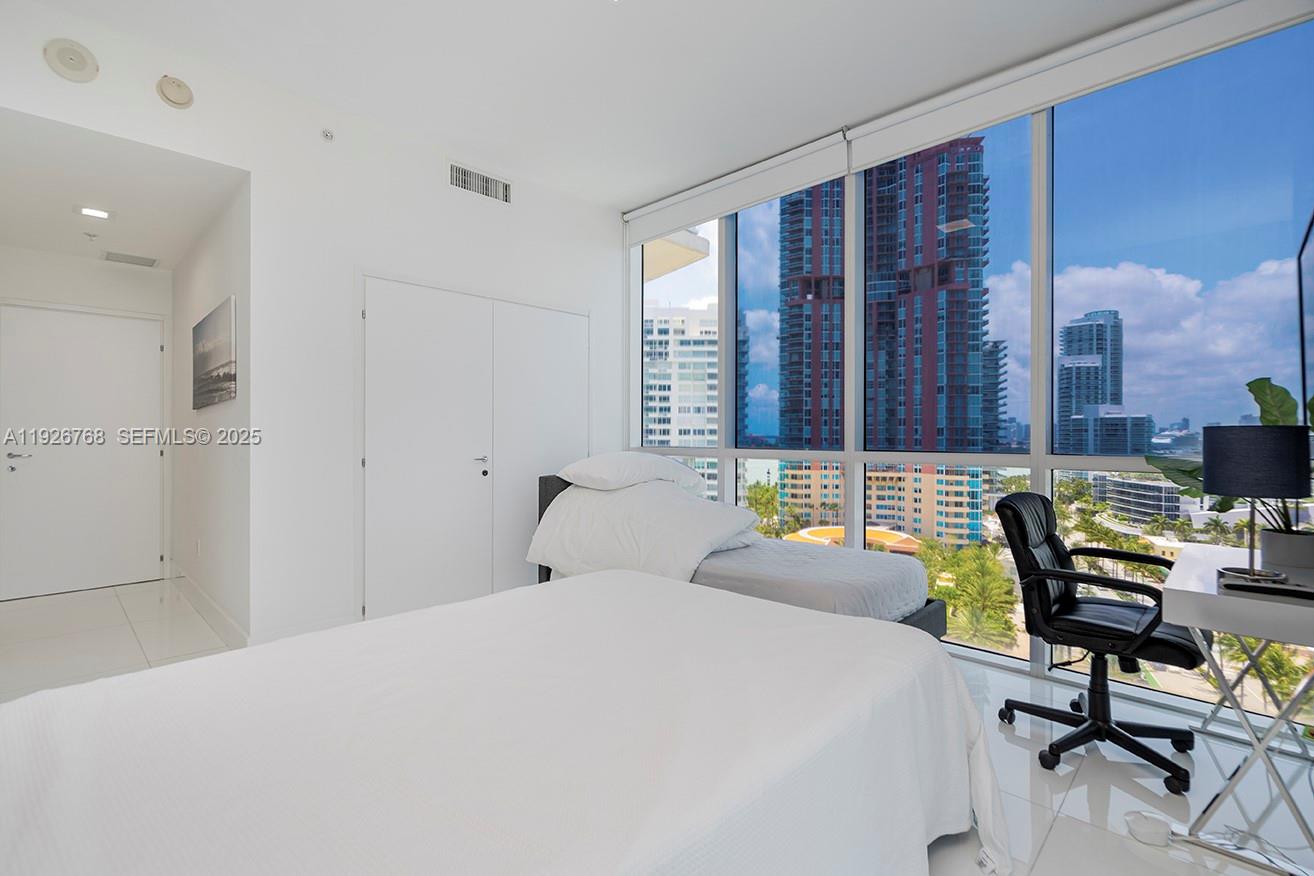 CONTINUUM ON SOUTH BEACH - Residential Lease