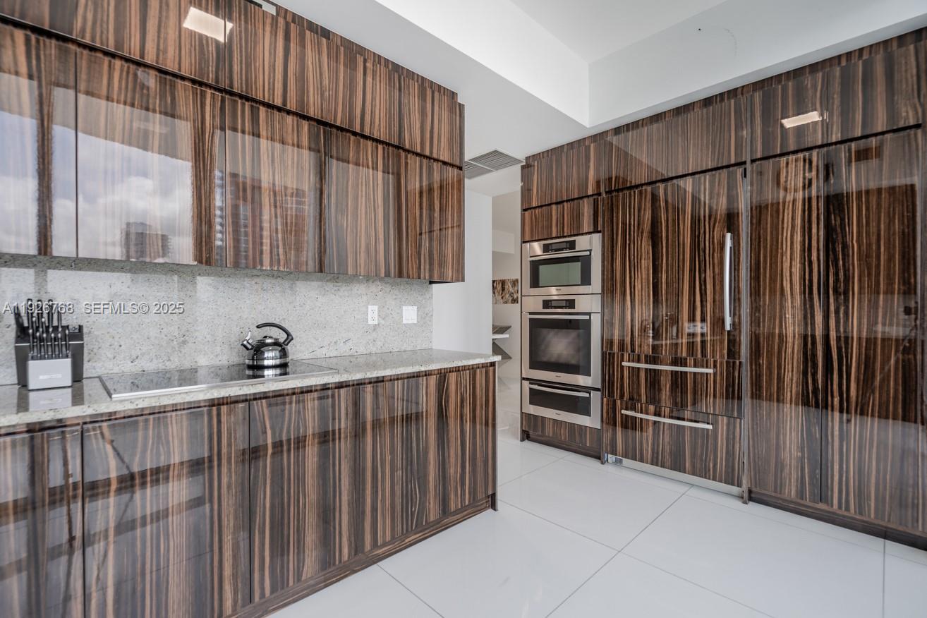 CONTINUUM ON SOUTH BEACH - Residential Lease