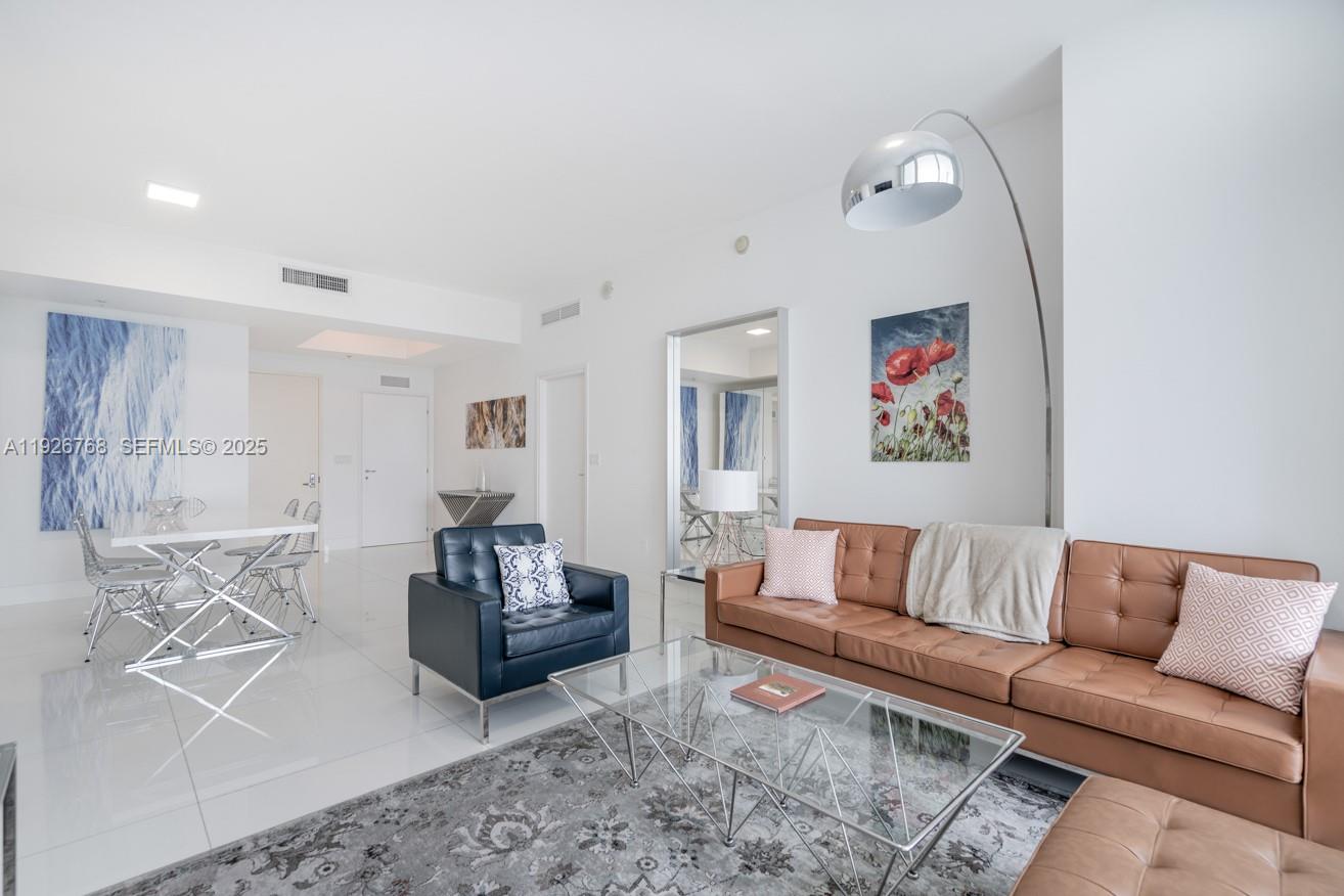 CONTINUUM ON SOUTH BEACH - Residential Lease