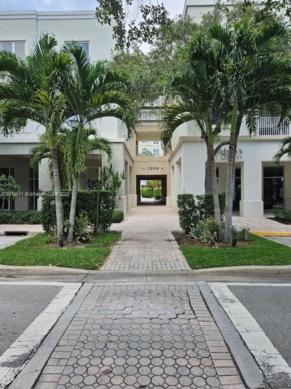 Photo of 1209 Main St #215, Jupiter, FL 33458 (MLS # A11418611)