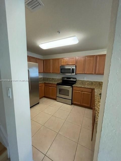 ST MORTIZ AT DORAL CONDO - Residential Lease