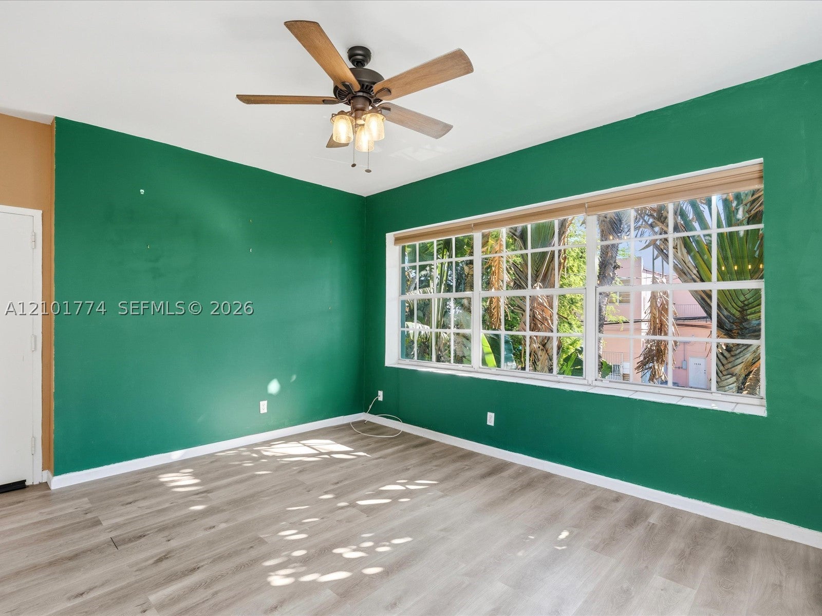 1523 West Ave 202