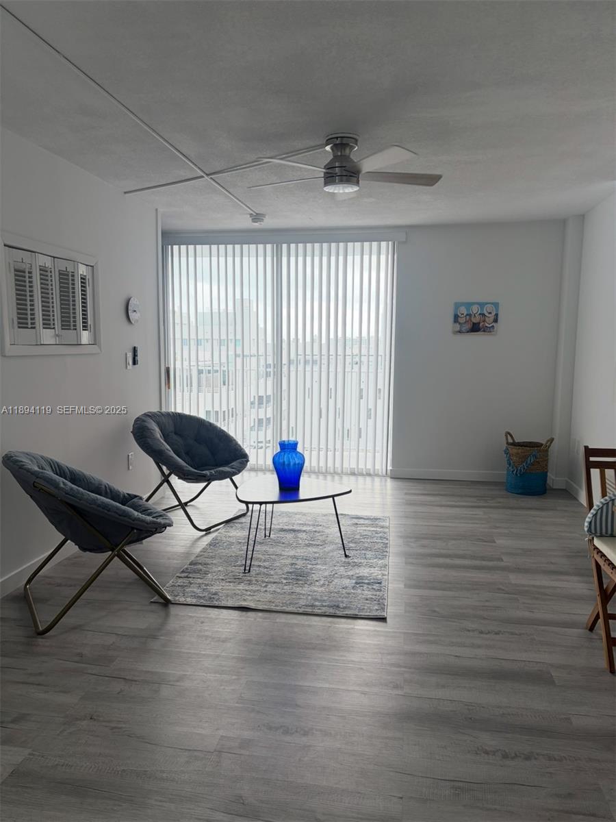 ISLANDER CONDO APTS - Residential Lease