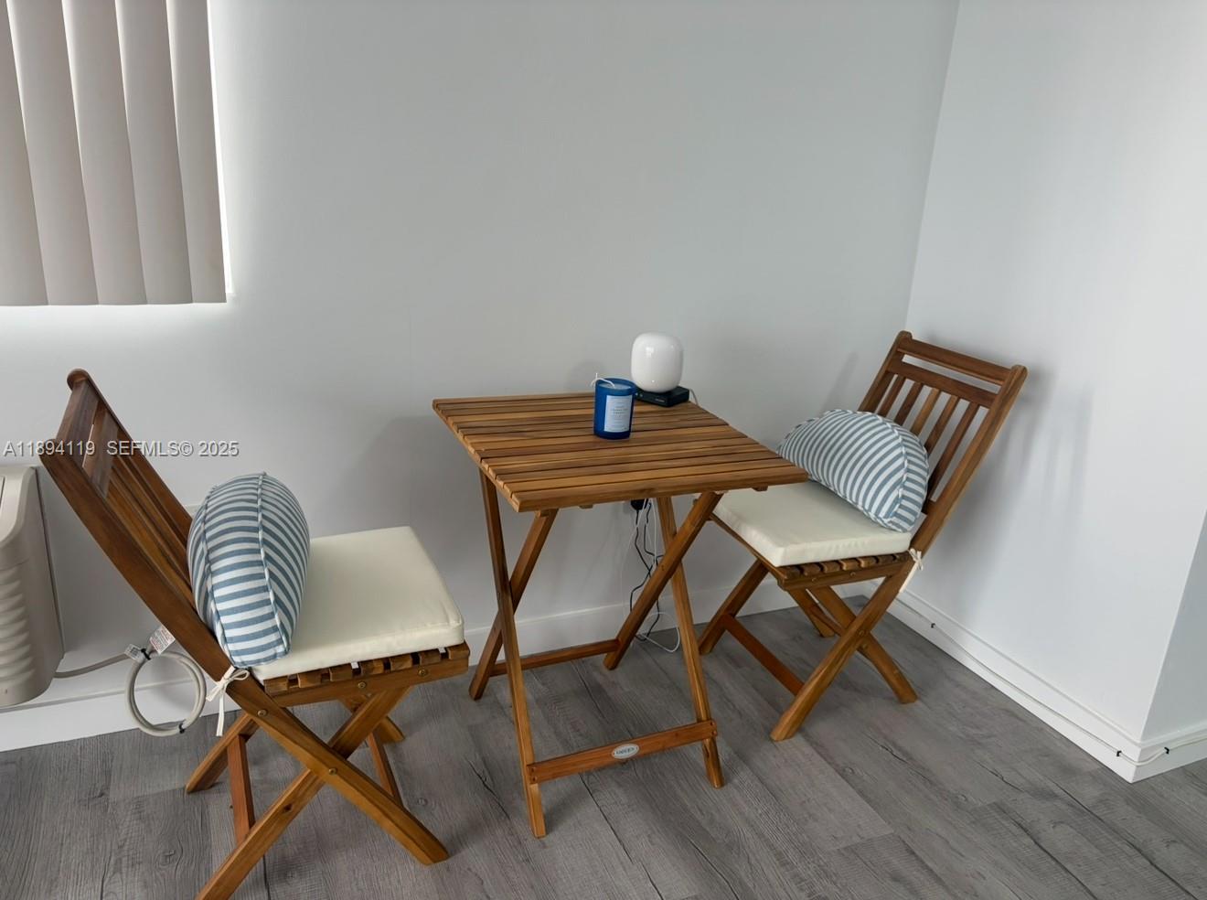 ISLANDER CONDO APTS - Residential Lease