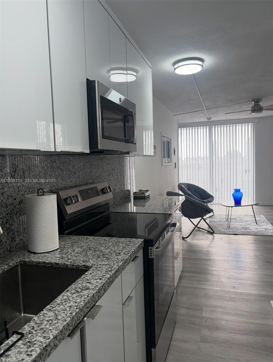 ISLANDER CONDO APTS - Residential Lease