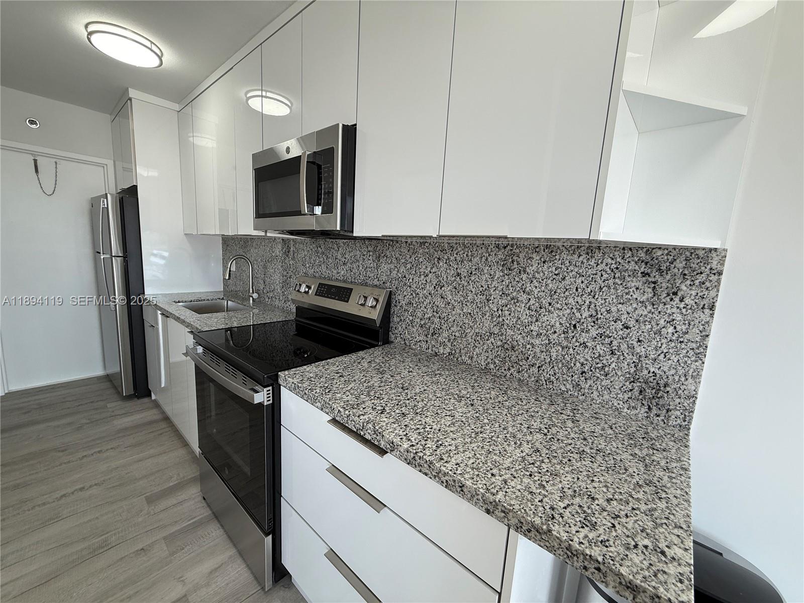 ISLANDER CONDO APTS - Residential Lease