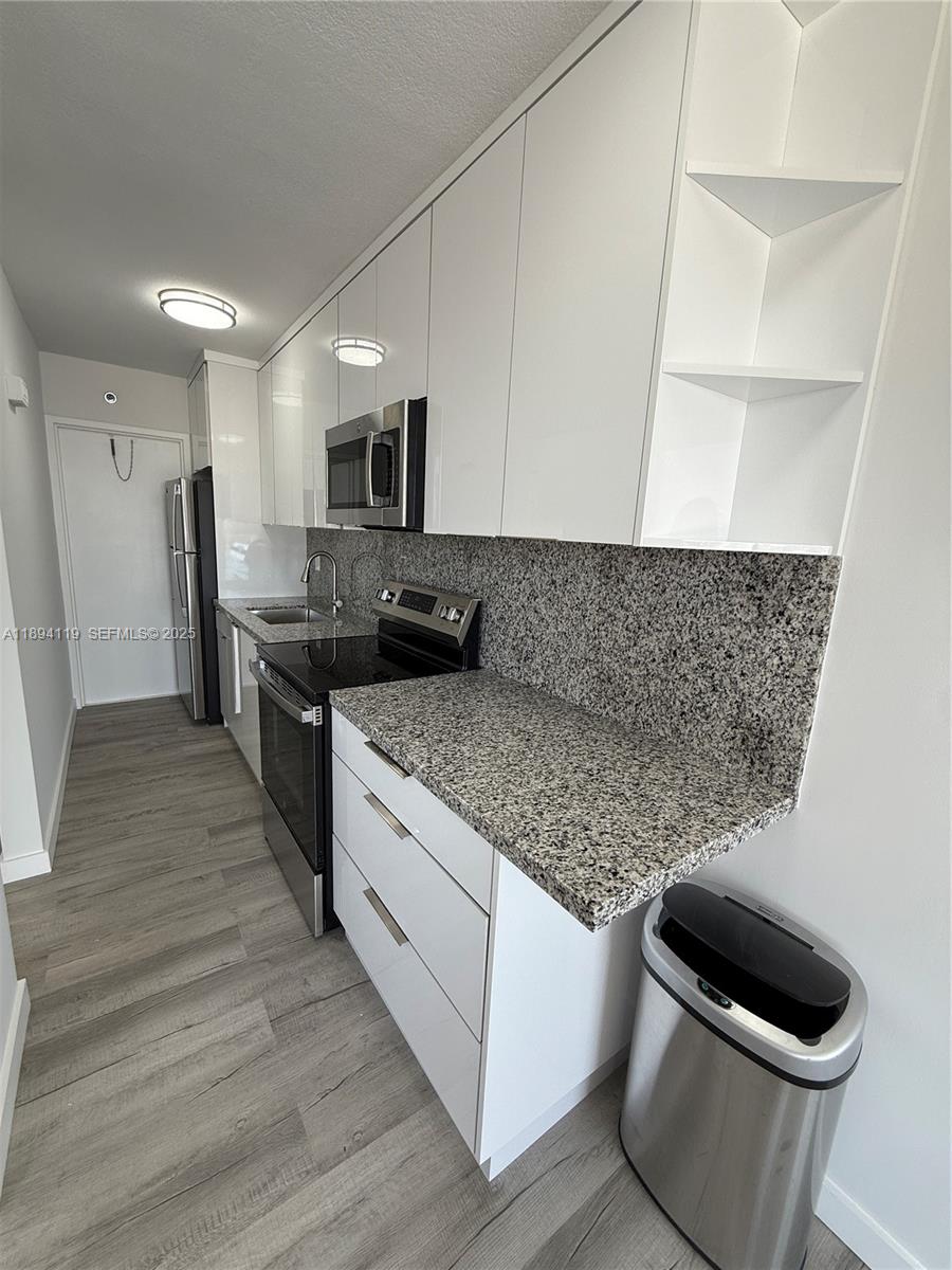 ISLANDER CONDO APTS - Residential Lease