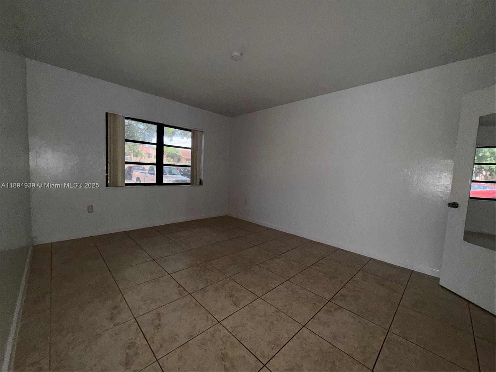 VENETIAN PALMS CONDO - Residential