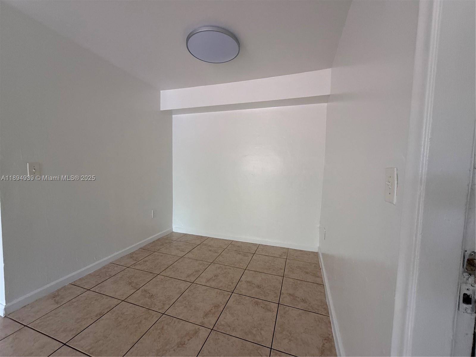 VENETIAN PALMS CONDO - Residential
