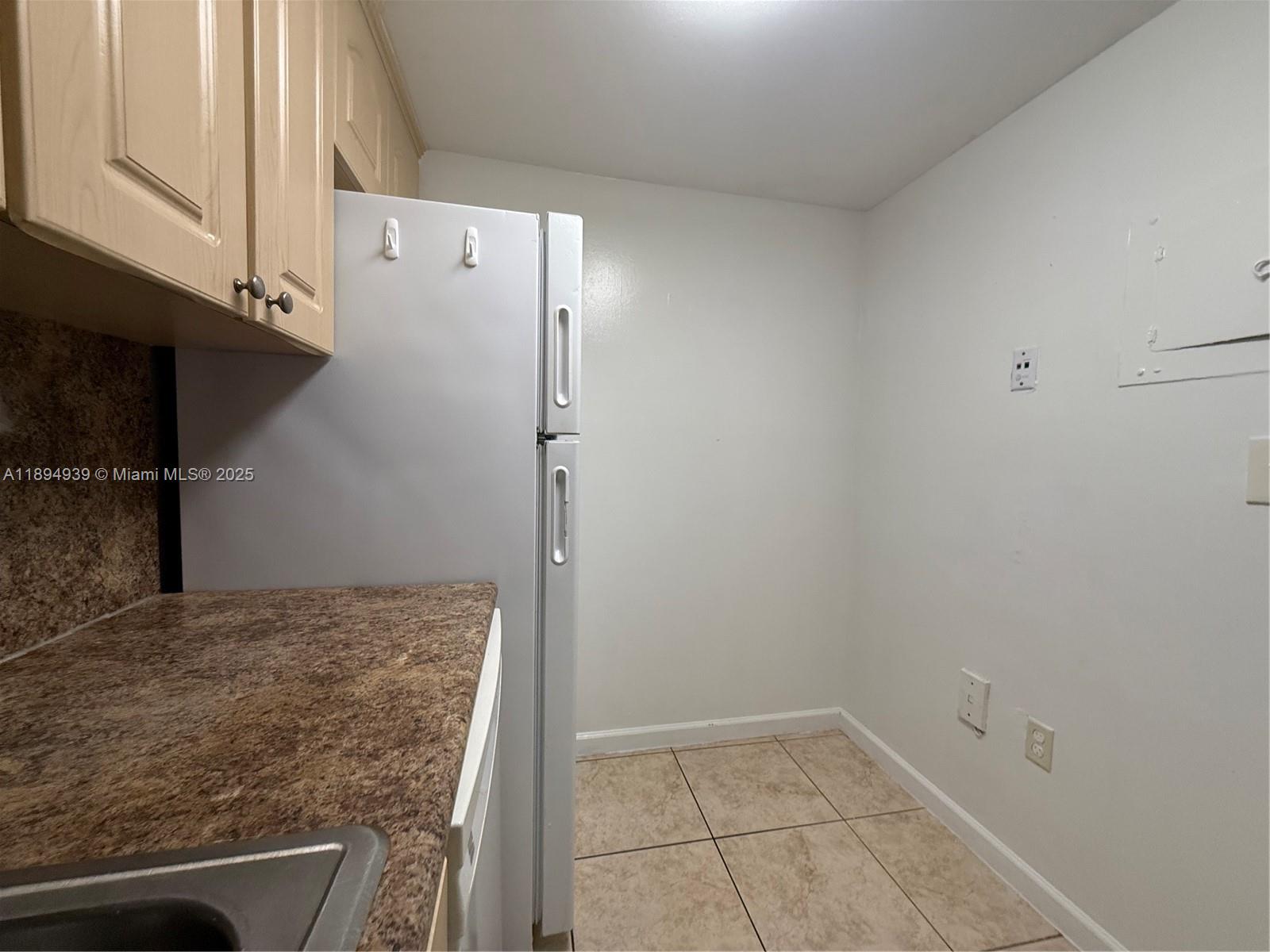 VENETIAN PALMS CONDO - Residential
