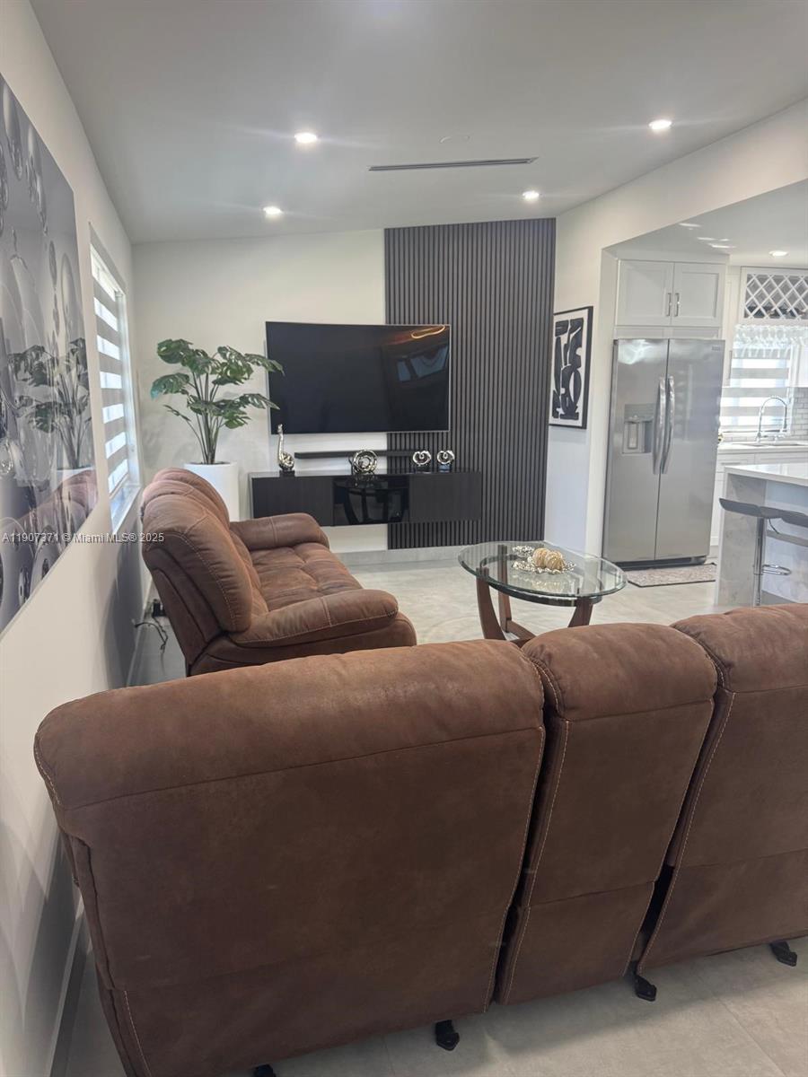 EUREKA MANOR SEC 3 - Residential