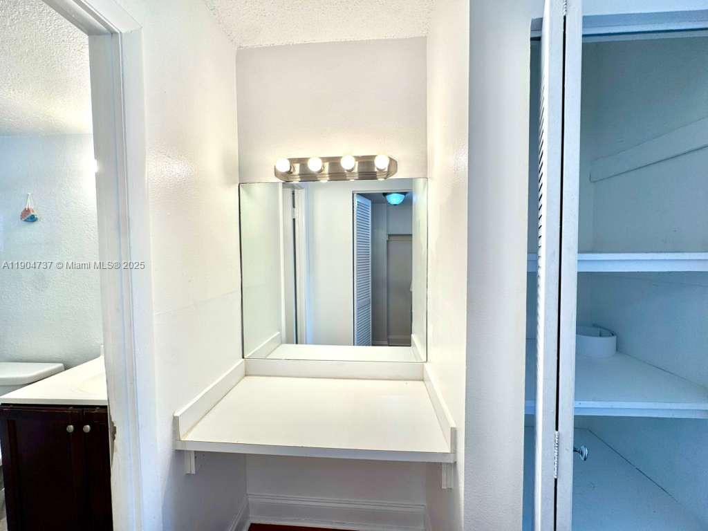 ISLAND SHORES CONDO - Residential Lease