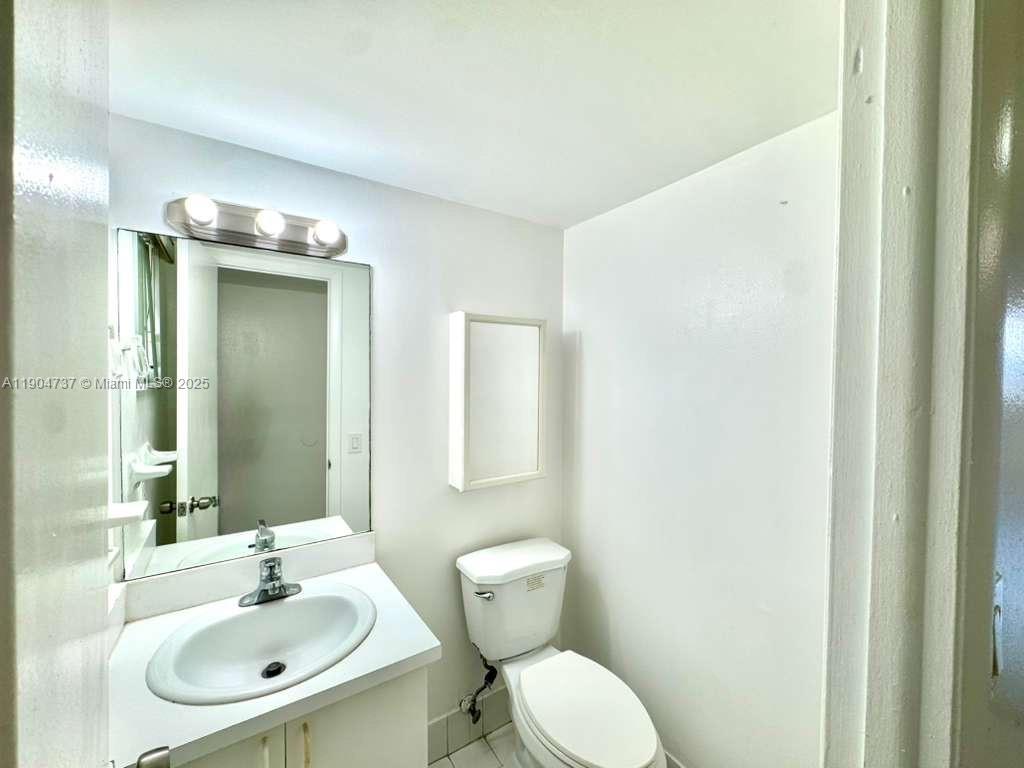 ISLAND SHORES CONDO - Residential Lease