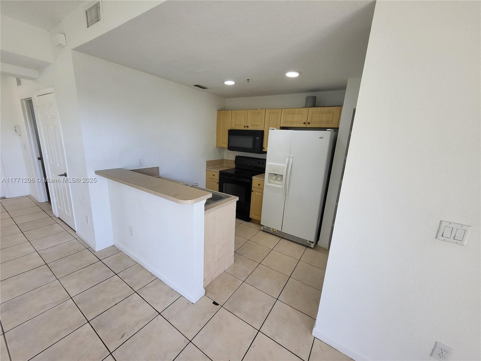 MARSH HARBOUR 3 CONDO - Residential