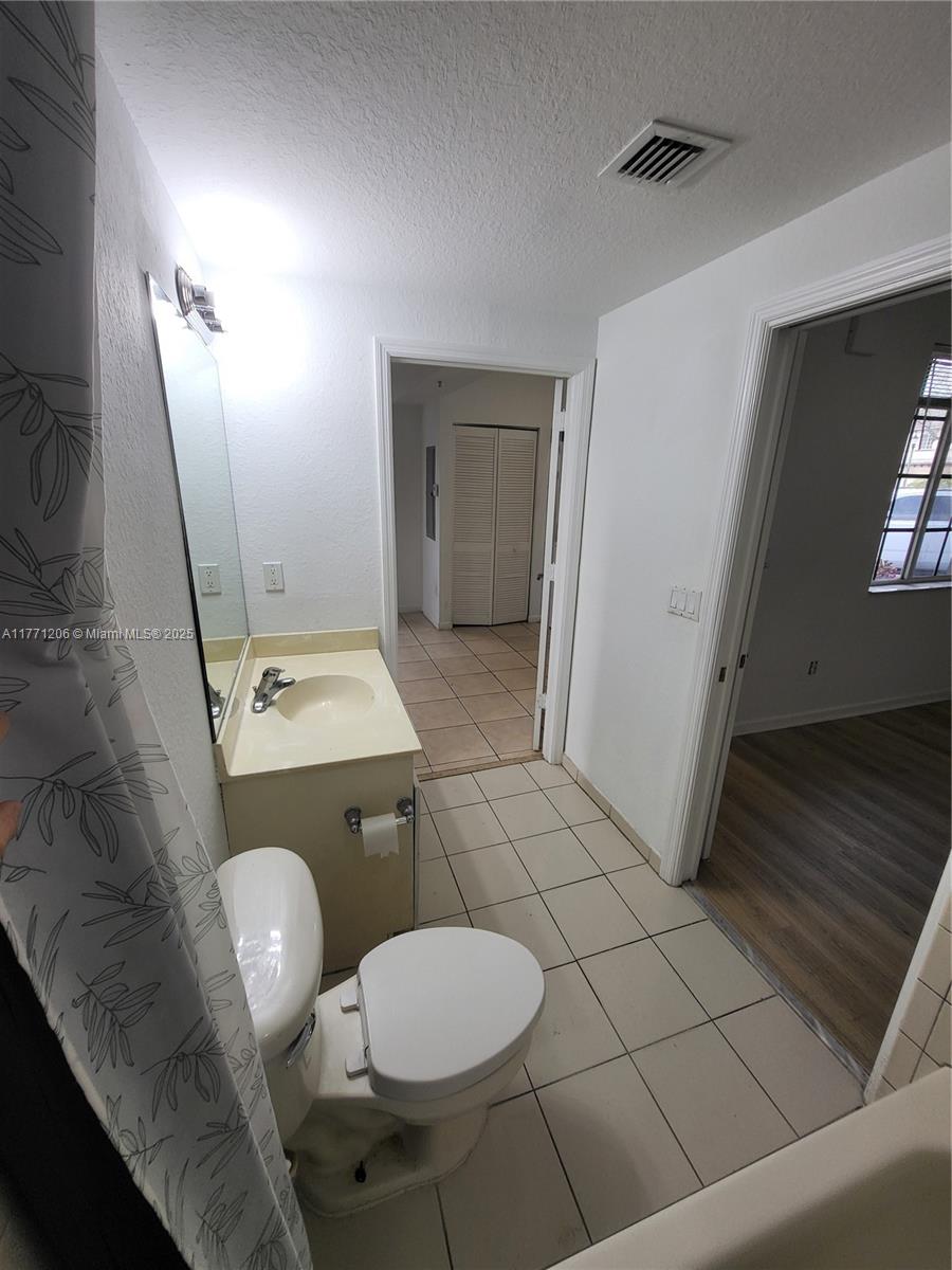 MARSH HARBOUR 3 CONDO - Residential