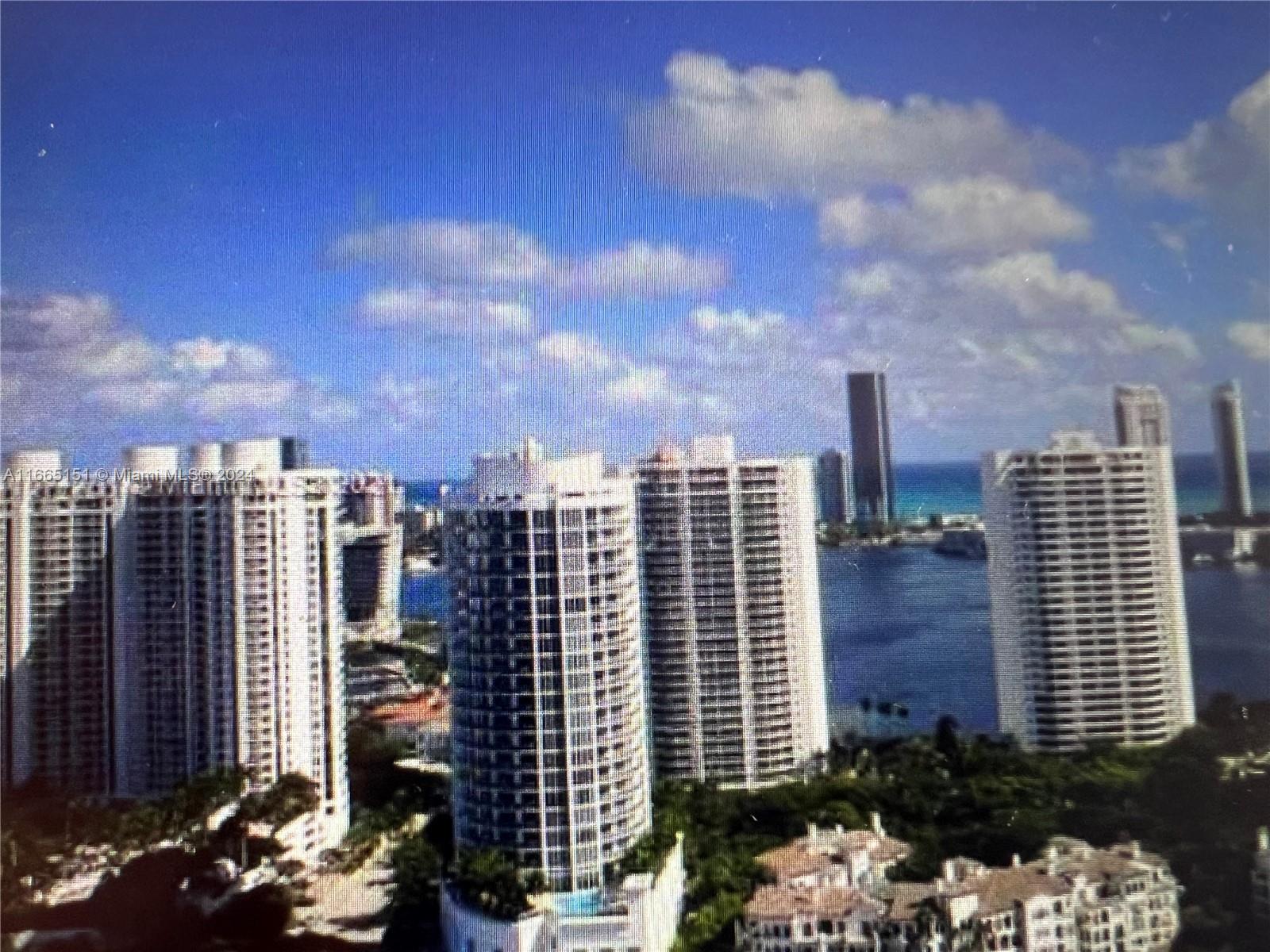 1000 ISL BLVD WILLIAMS IS - Residential