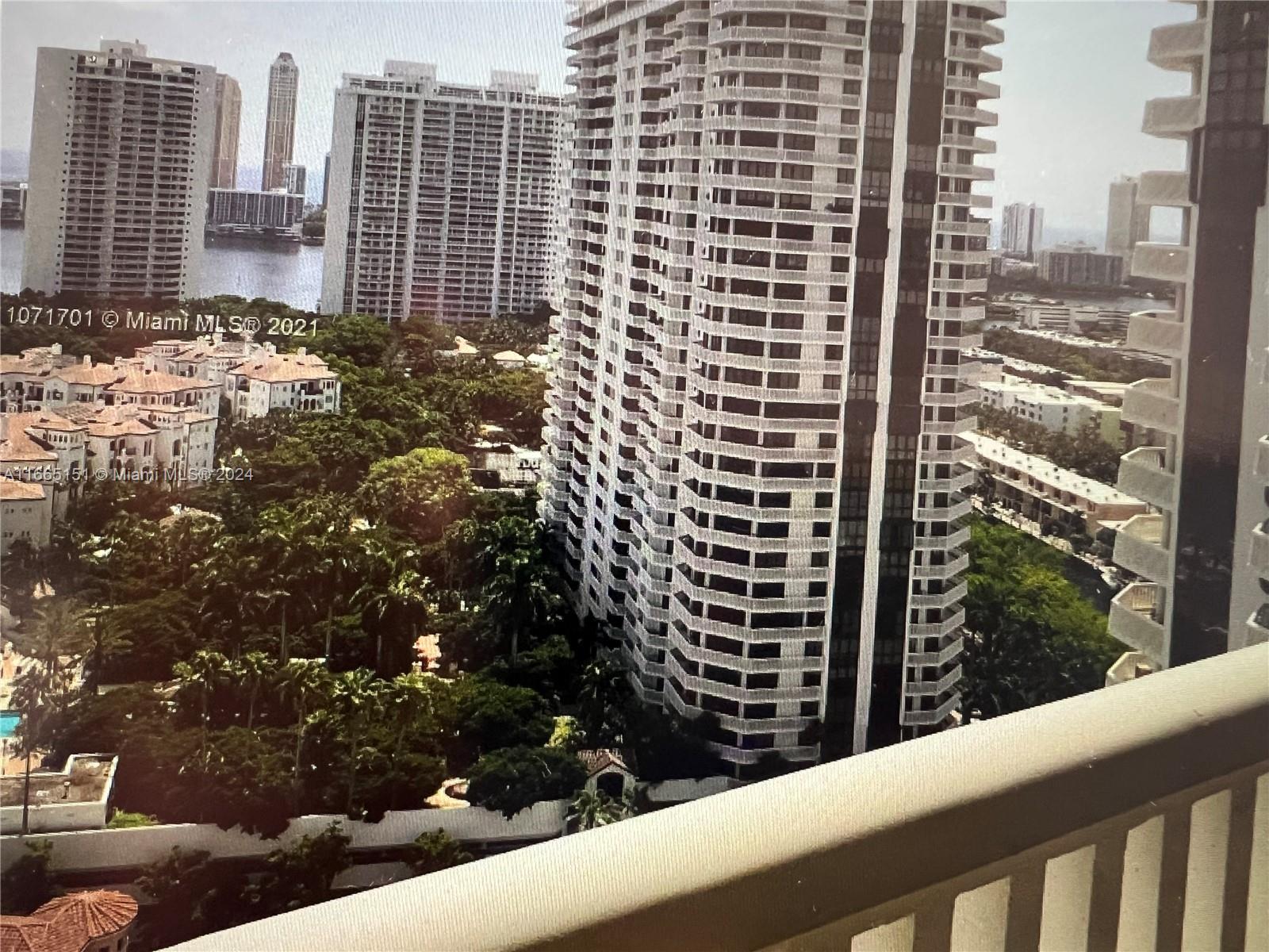 1000 ISL BLVD WILLIAMS IS - Residential