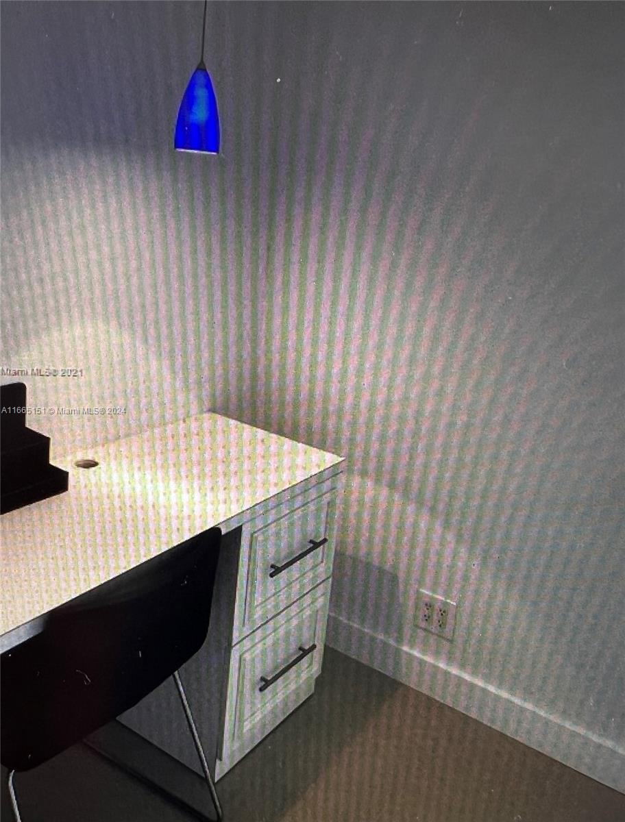 1000 ISL BLVD WILLIAMS IS - Residential