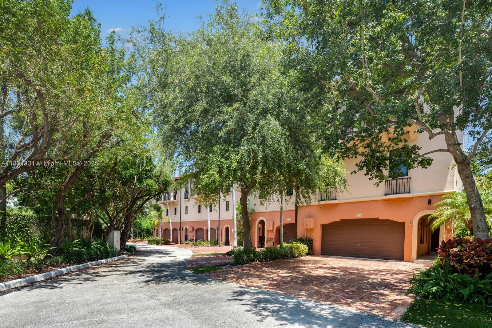 6226 Paradise Point Dr