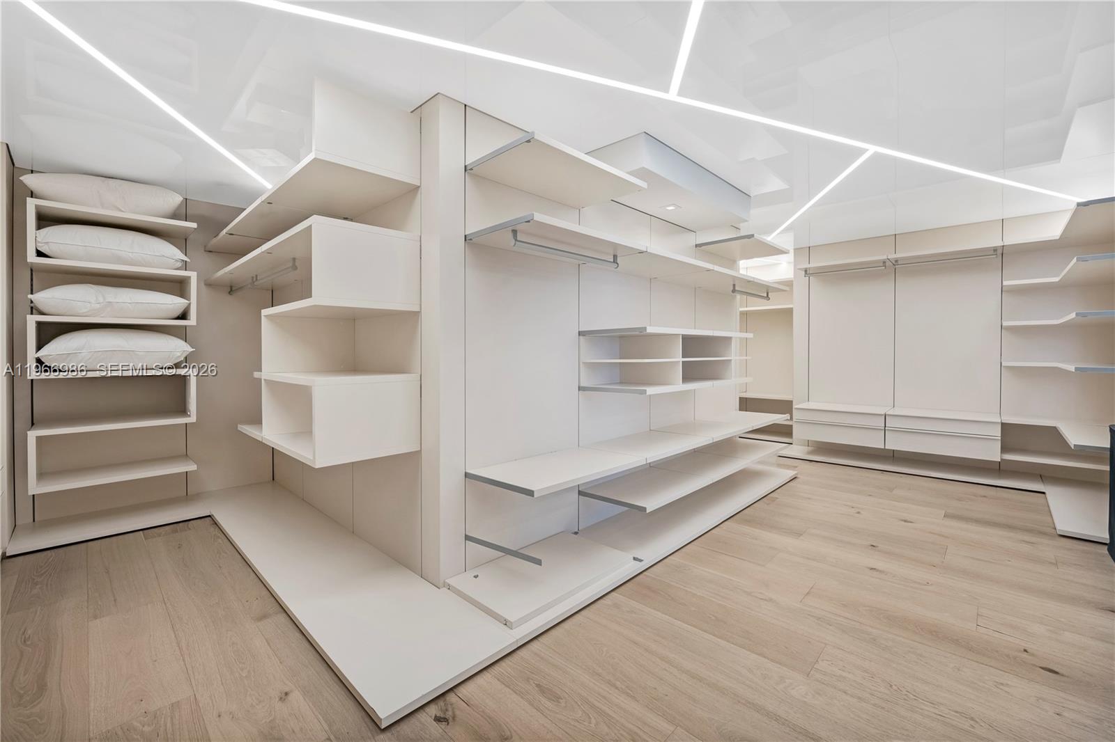 JADE OCEAN CONDO - Residential