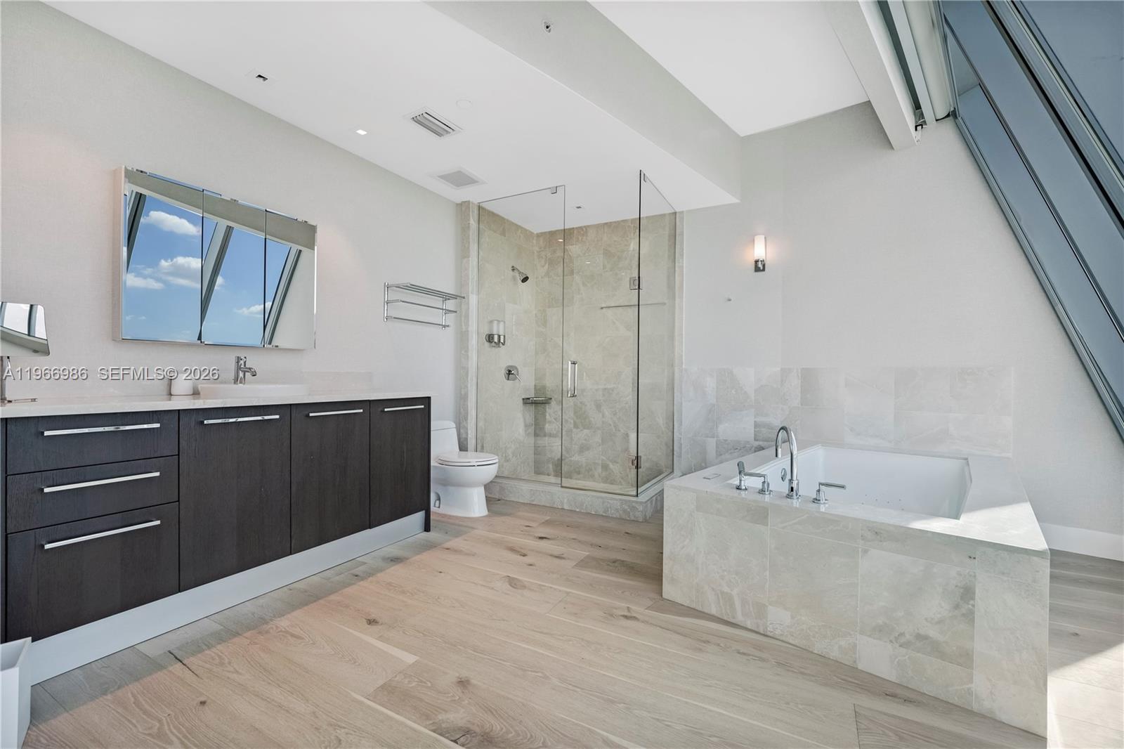 JADE OCEAN CONDO - Residential