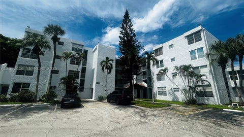 Photo of 9410 Live Oak Pl #207, Davie, FL 33324 (MLS # A12092416)