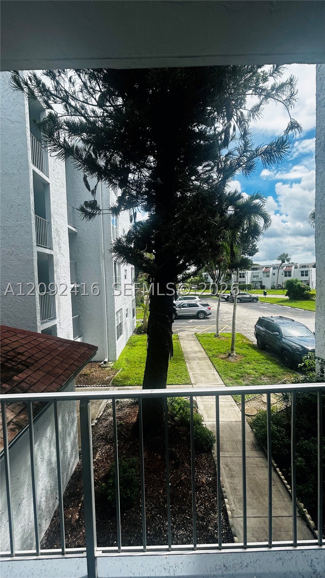 9410 Live Oak Pl 207