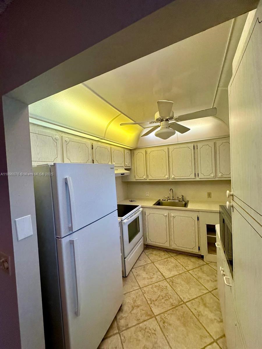 FANSHAW AT CENTURY VILLAG - Residential Lease