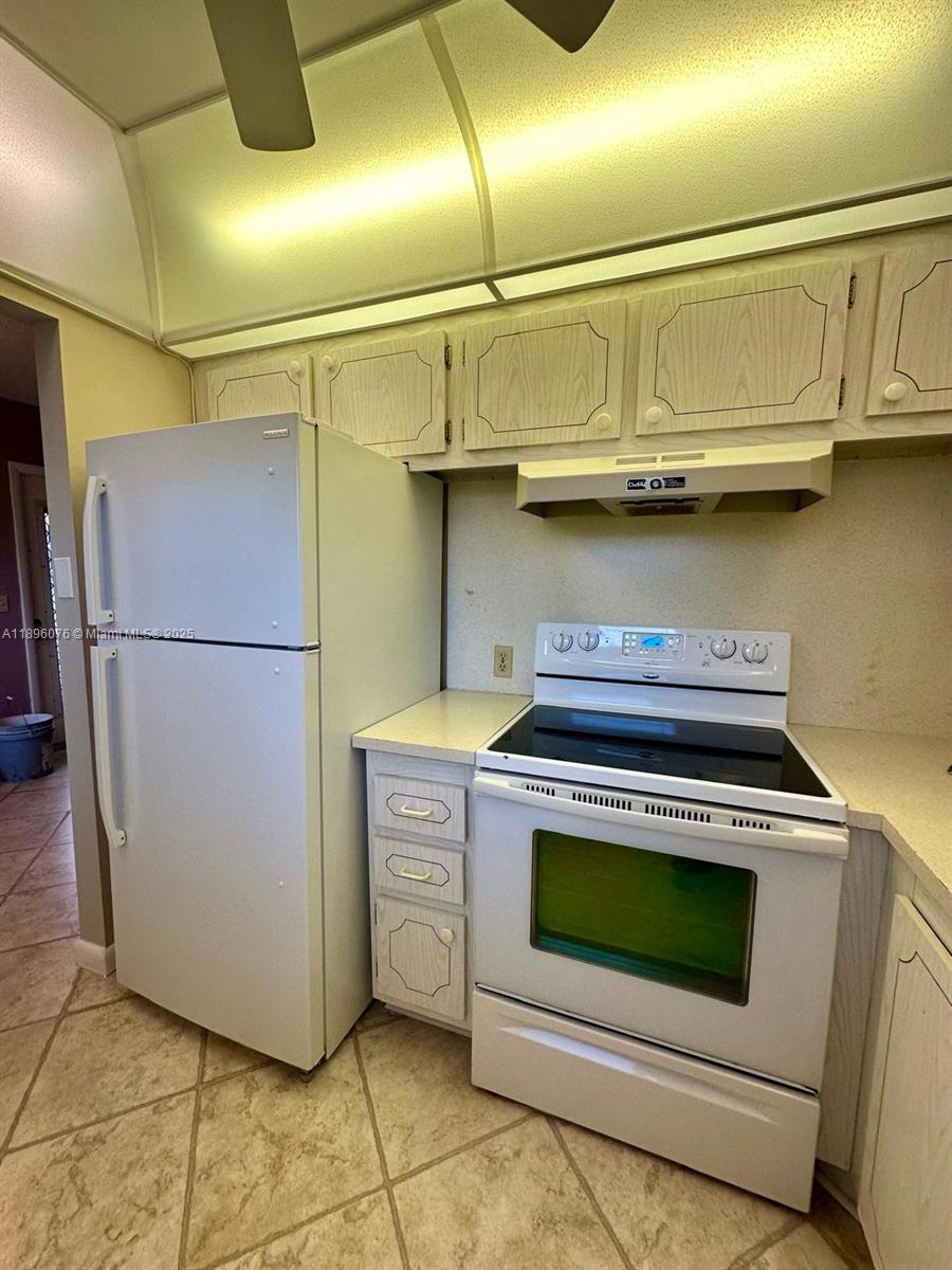 FANSHAW AT CENTURY VILLAG - Residential Lease