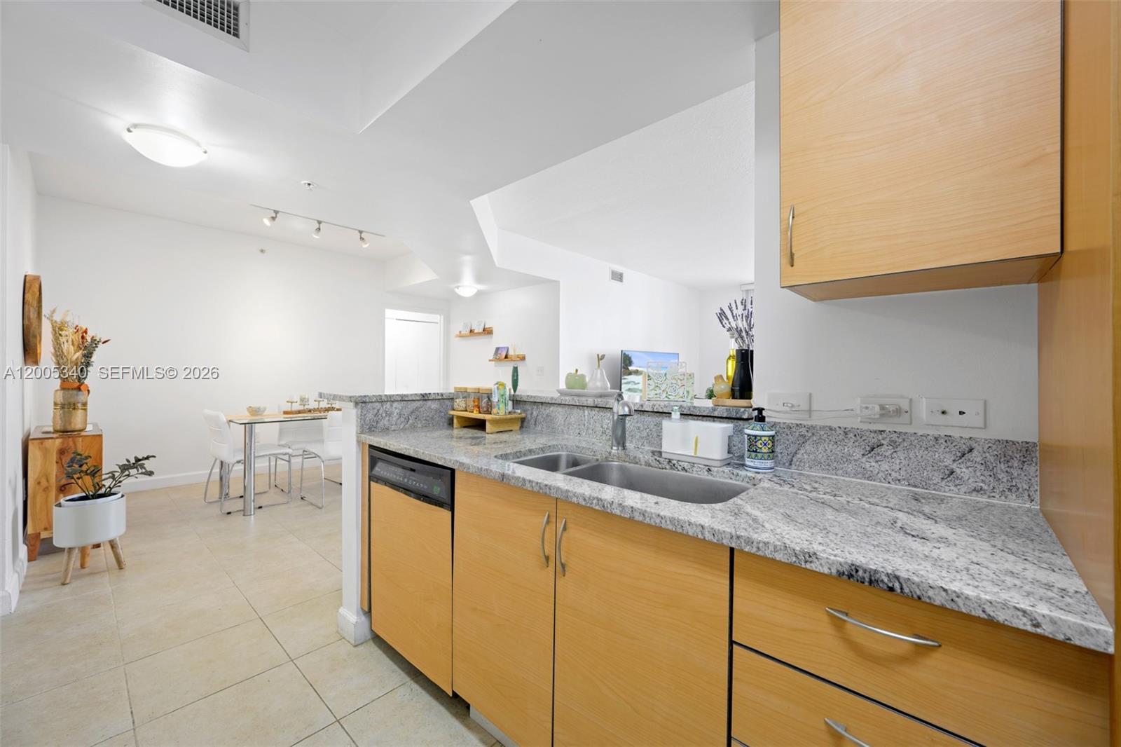 VENTURE AT AVENTURA EAST - Residential