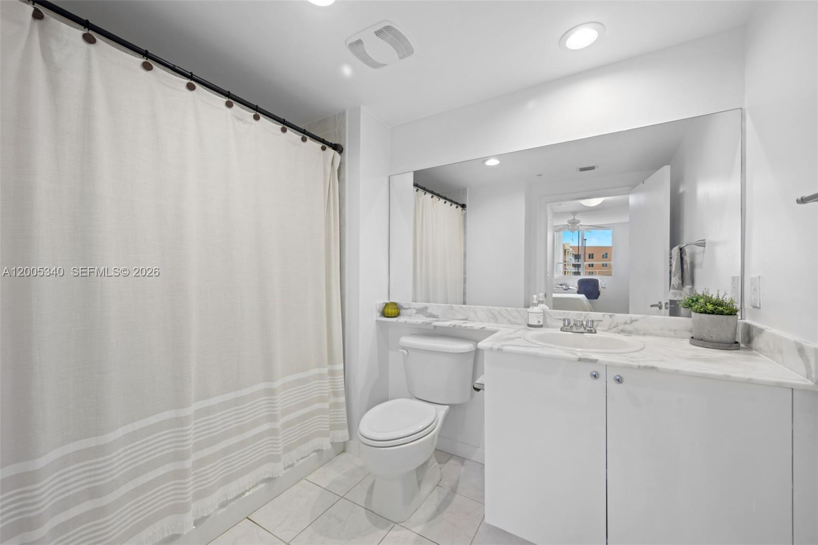 VENTURE AT AVENTURA EAST - Residential