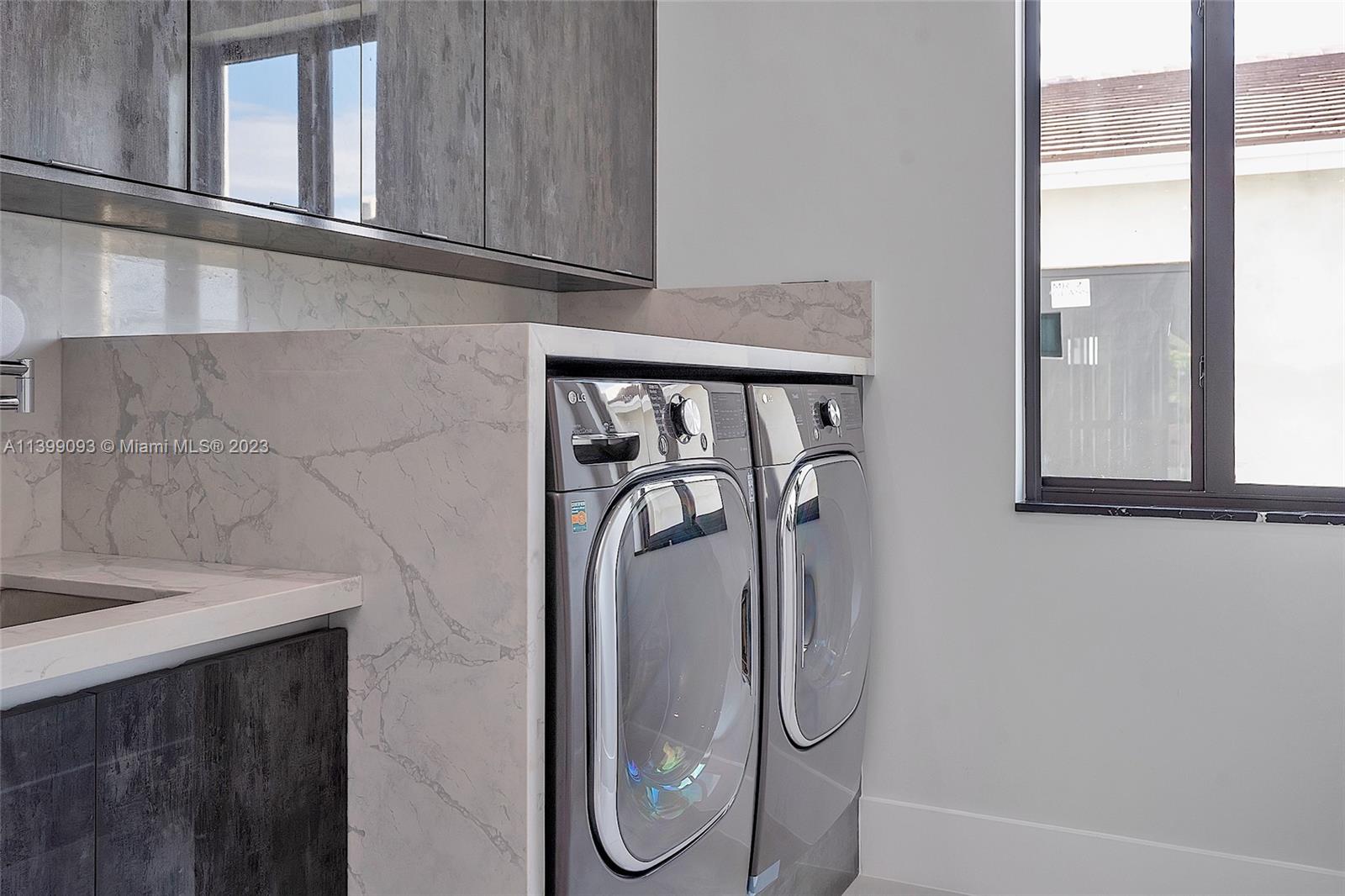 CORAL PINES - Residential