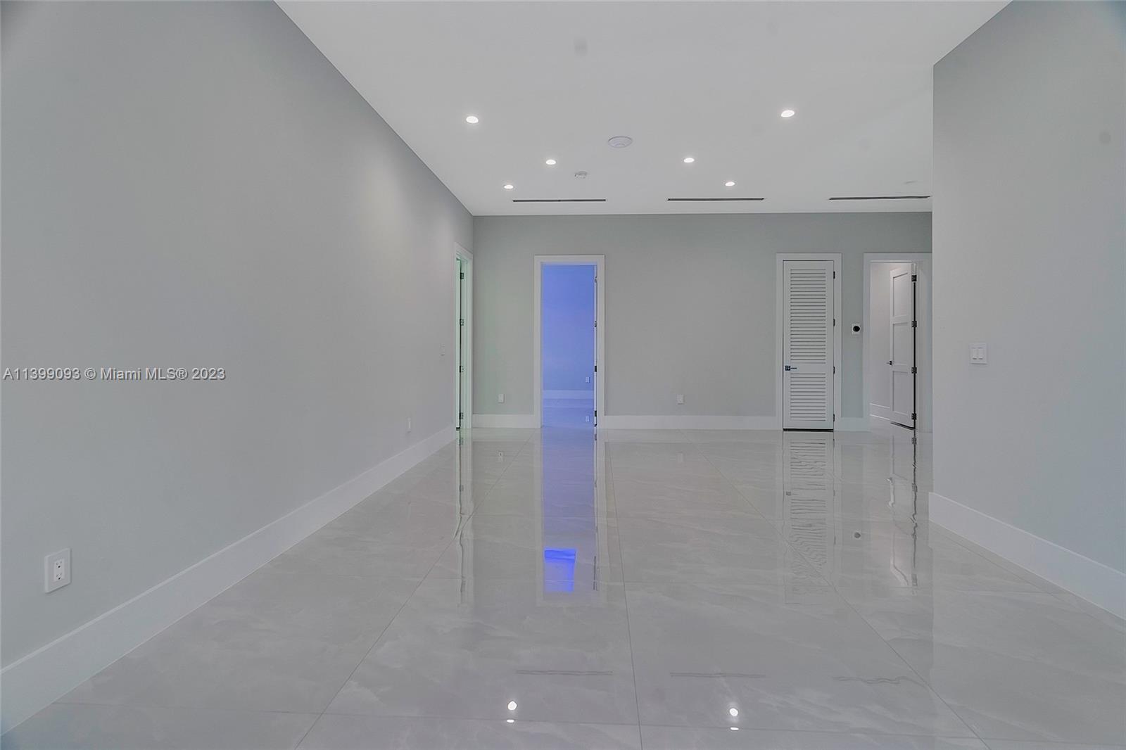 CORAL PINES - Residential