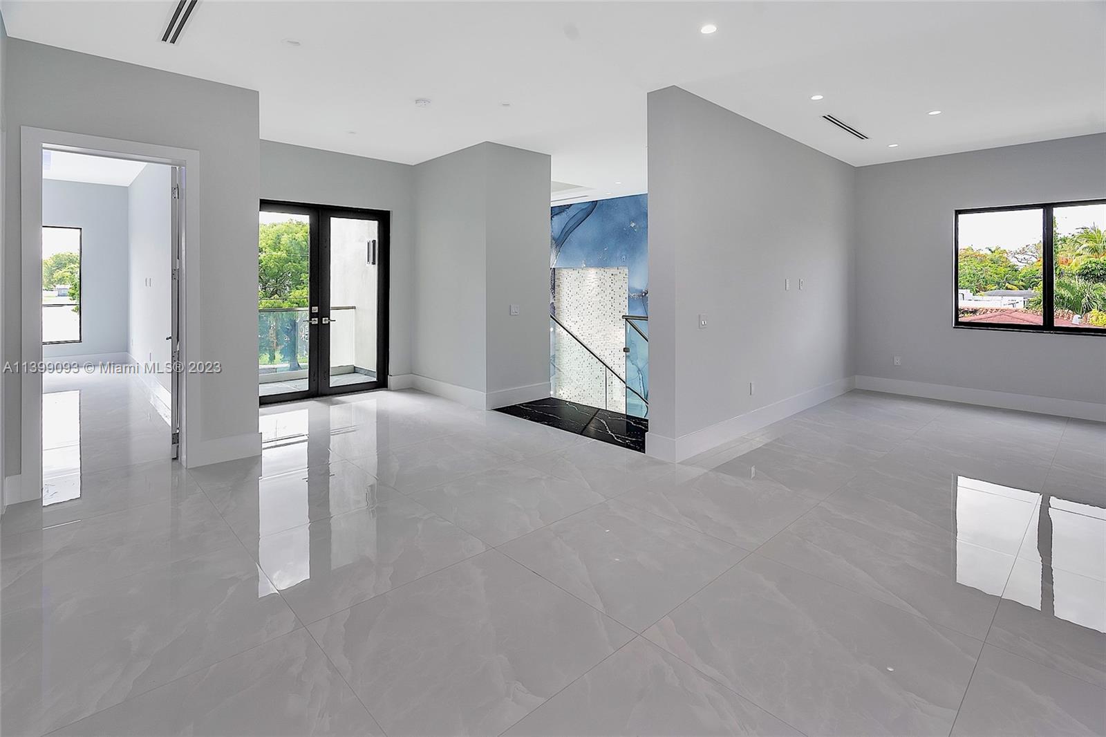 CORAL PINES - Residential