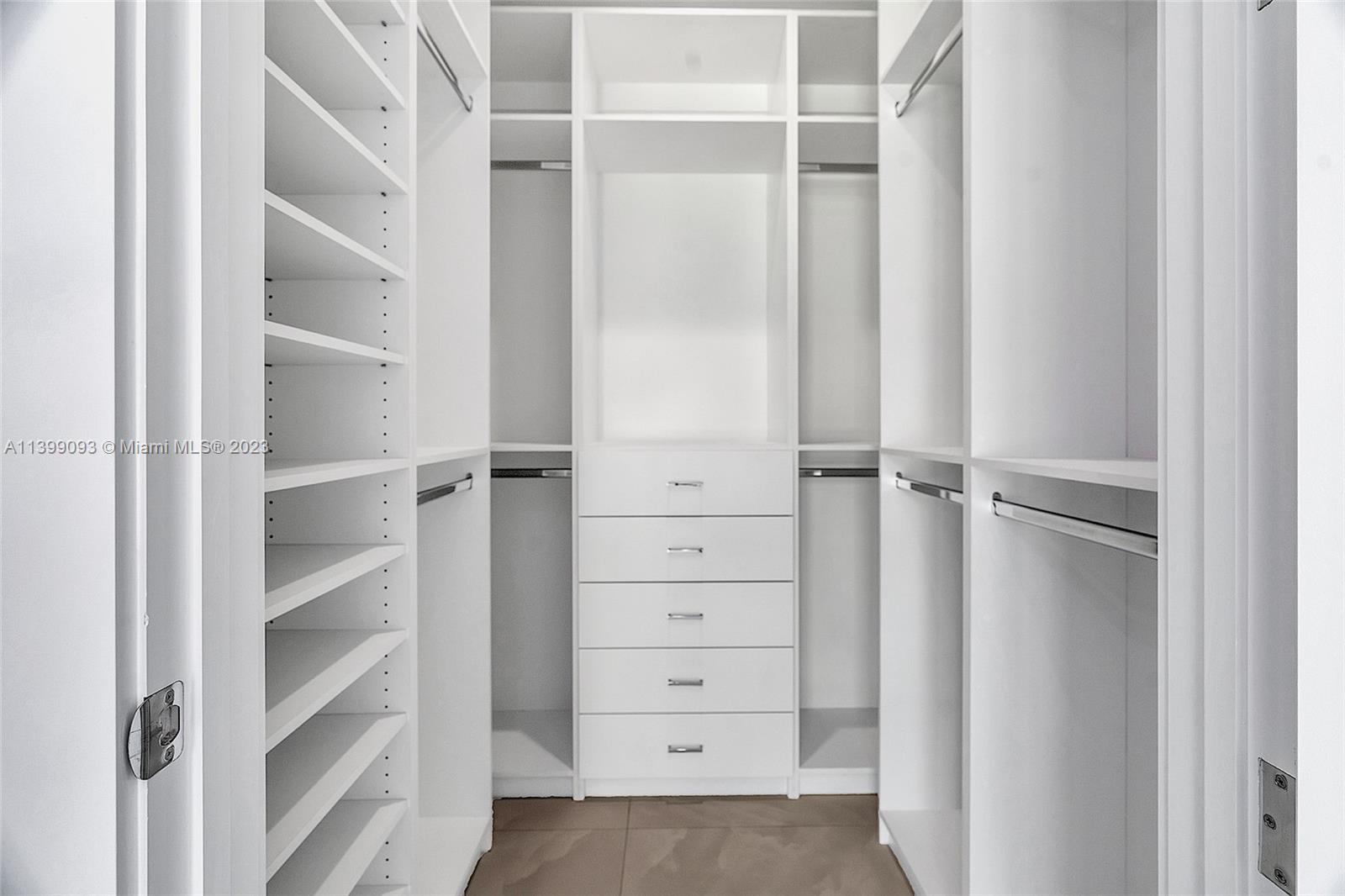 CORAL PINES - Residential