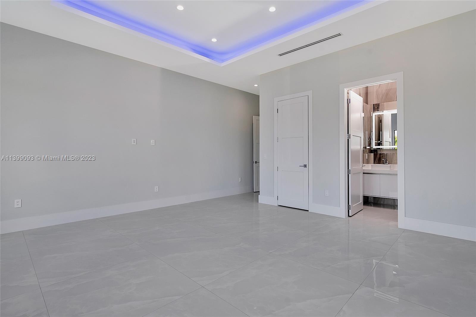 CORAL PINES - Residential