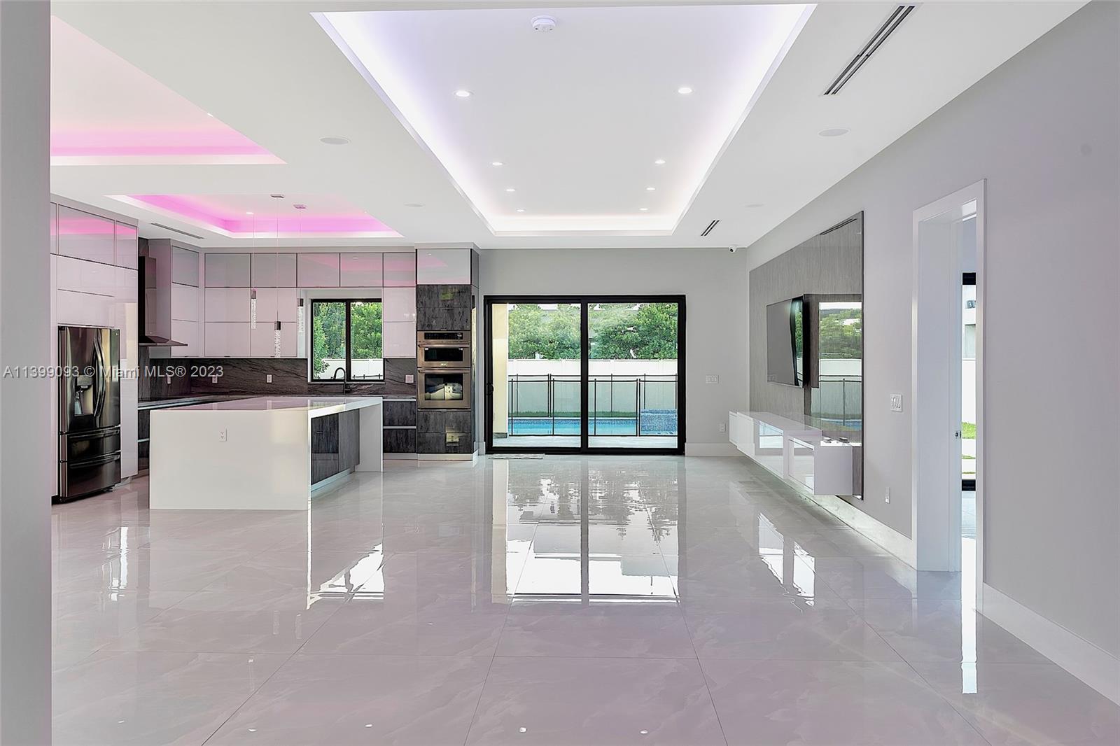 CORAL PINES - Residential